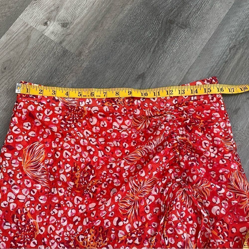 Nasty Gal Mini Skirt Petite Ruched Side Animal Print NEW 10 - Picture 10 of 13